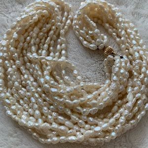 Pearl Jewelry - Gorgeous Pearl Necklace w. 14k Yellow Gold Clasp Pearl Jewelry - Gorgeous Pearl Necklace w. 14k Yellow Gold Clasp